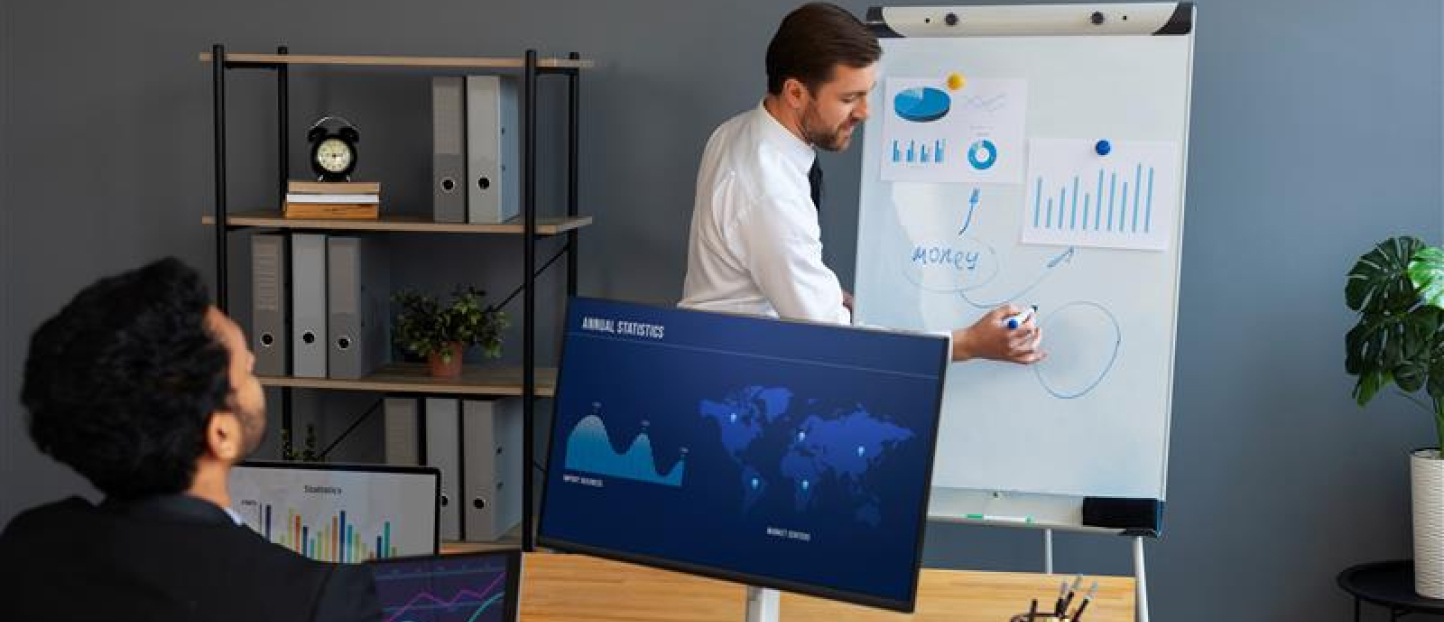 CRM dashboard with lead management sollutions